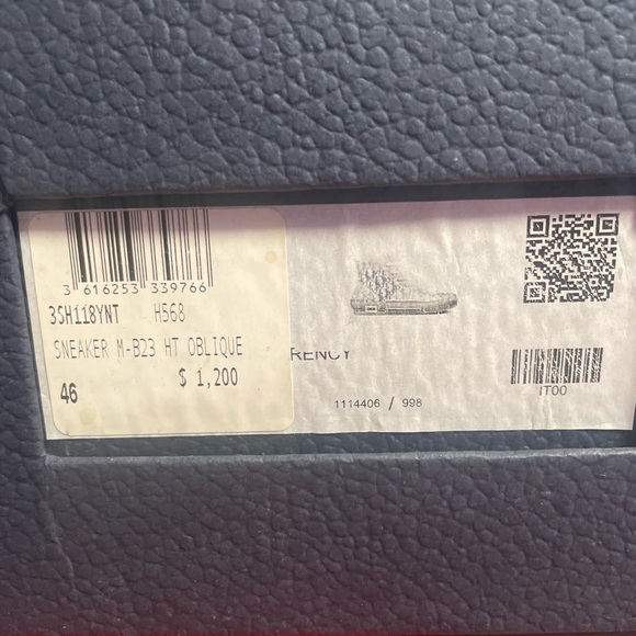 B23 HIGH-TOP SNEAKER
White and Navy Blue Dior Oblique Canvas - Picture 6 of 6